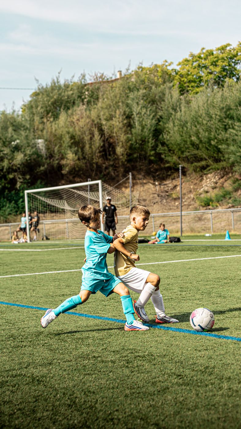 Action de jeu sur un terrain de foot du Fun