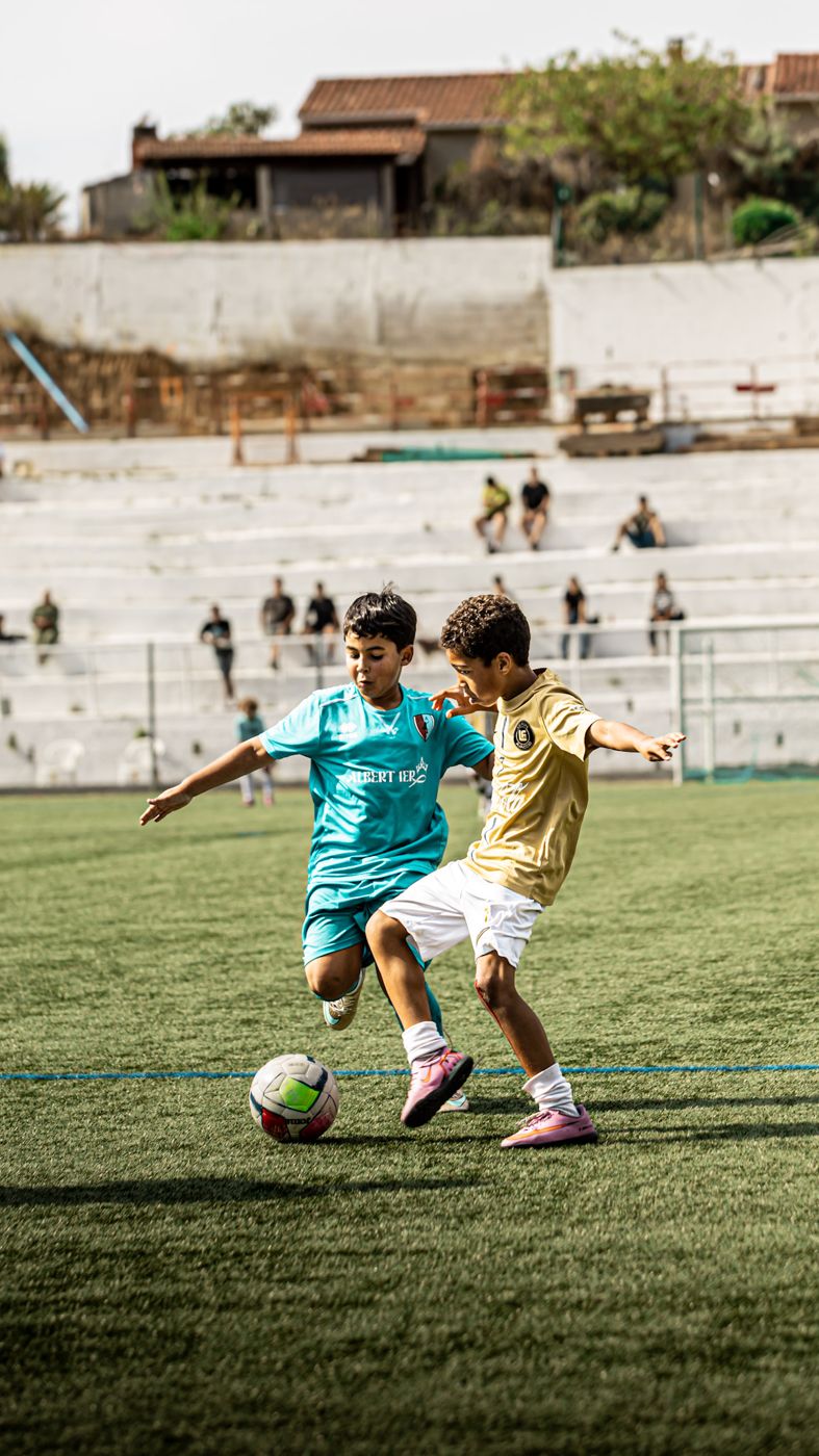 Academy foot : duel au milieu